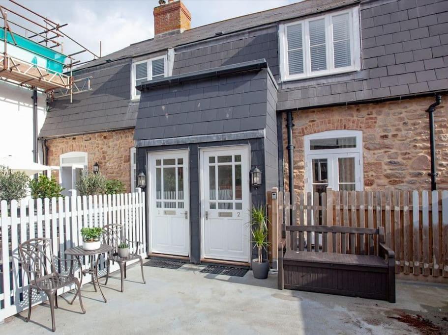1 Perfectly Located Stylish, Comfortable Apartment Sidmouth Buitenkant foto