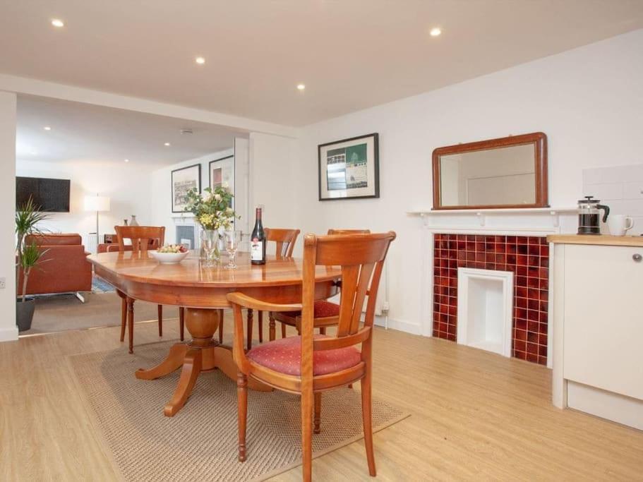 1 Perfectly Located Stylish, Comfortable Apartment Sidmouth Buitenkant foto