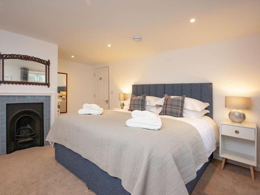 1 Perfectly Located Stylish, Comfortable Apartment Sidmouth Buitenkant foto